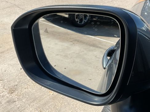 Used 2023 Nissan Rogue SV image 11