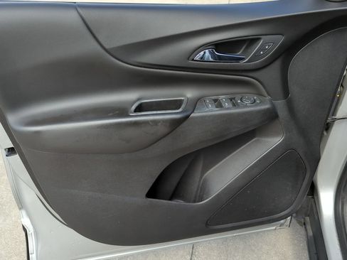 Used 2021 Chevrolet Equinox LT FWD image 20