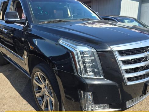 Used 2018 Cadillac Escalade Premium Luxury image 7