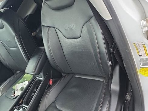 Used 2022 Jeep Compass Limited image 15