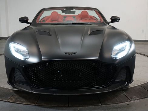 Used 2022 Aston Martin DBS Superleggera Volante image 9