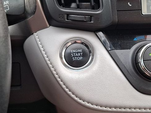 Certified 2018 Toyota RAV4 XLE AWD/4WD image 24