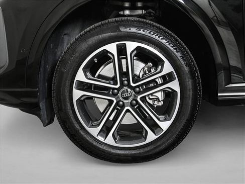 Certified 2025 Audi Q5 Premium w/ Convenience Package AWD/4WD image 22