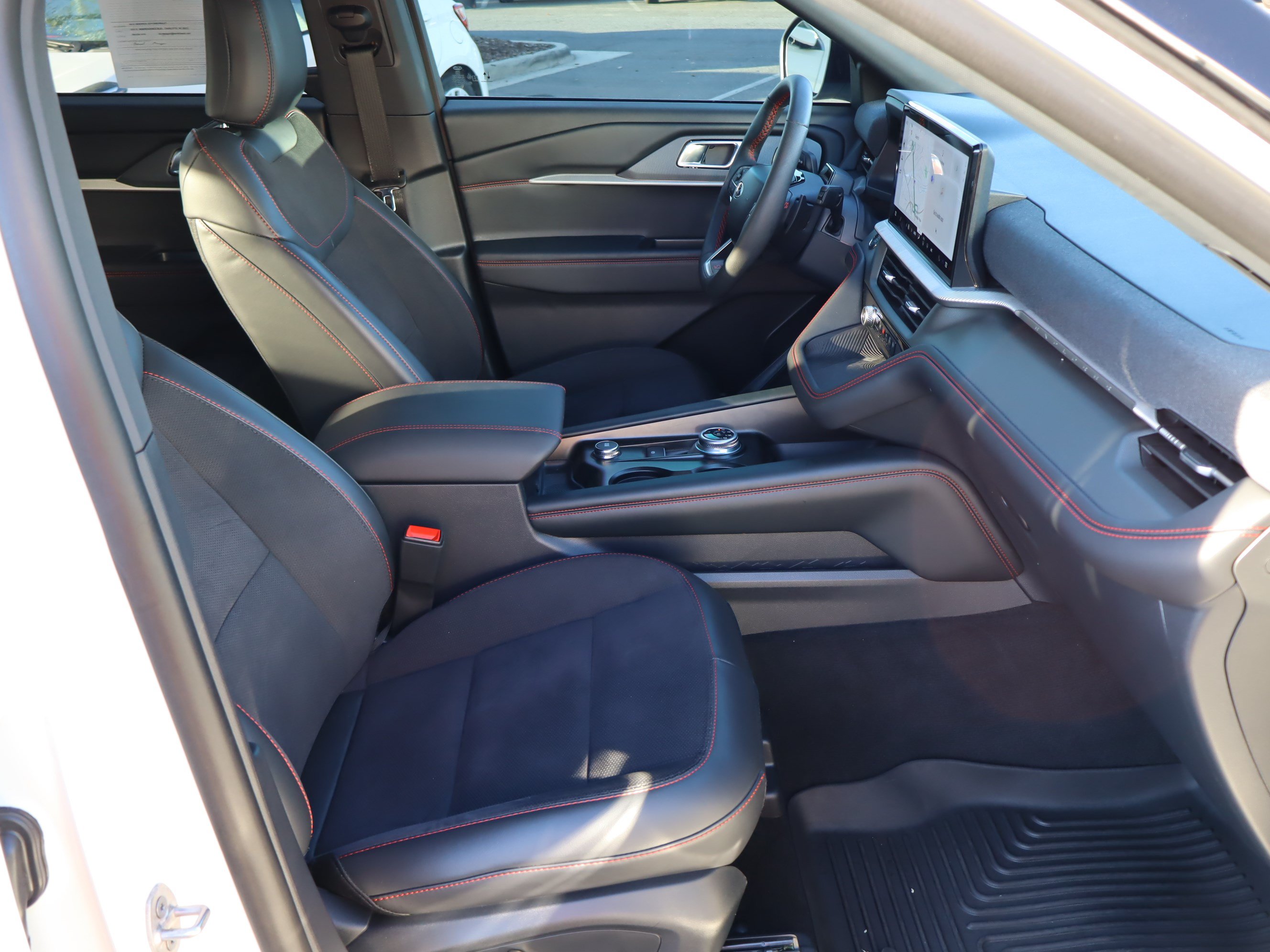 Used 2026 Ford Explorer ST AWD/4WD image 39