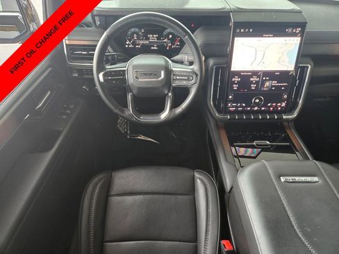 Used 2025 GMC Yukon XL Denali image 16