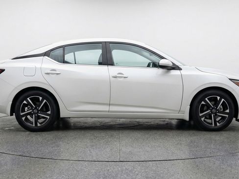 Used 2025 Nissan Sentra SV FWD image 9
