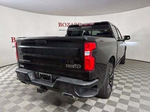 Used 2023 Chevrolet Silverado 1500 High Country w/ Technology Package AWD/4WD image 8