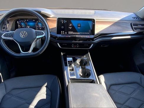Used 2024 Volkswagen Atlas SE FWD image 15