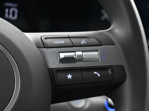 Certified 2026 Hyundai Kona SE image 27