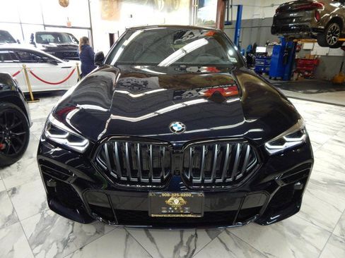 Used 2023 BMW X6 xDrive40i w/ M Sport Package image 3
