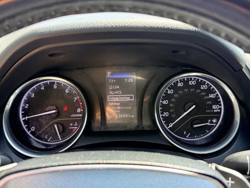 Used 2019 Toyota Camry SE image 19