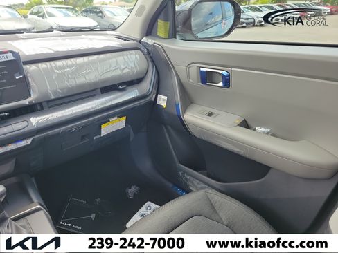 New 2027 Kia Seltos S FWD image 16