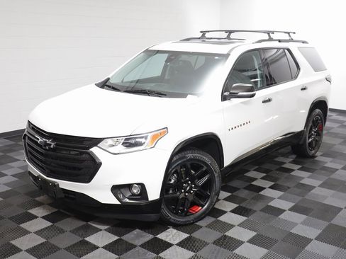 Used 2021 Chevrolet Traverse Premier w/ Redline Edition image 2