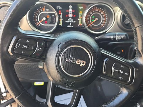 Used 2021 Jeep Gladiator Sport AWD/4WD image 12