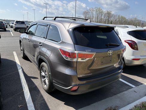 Used 2015 Toyota Highlander Plus image 3