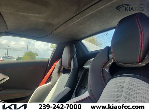 Used 2023 Chevrolet Corvette Stingray Premium Conv w/ Z51 Performance Package RWD image 17
