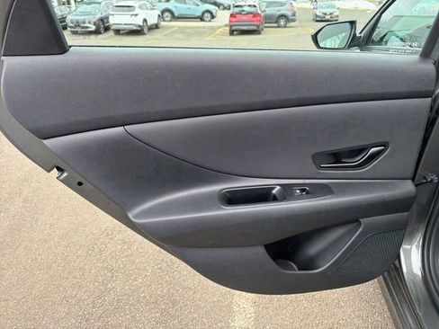 Used 2025 Hyundai Elantra Sport image 14