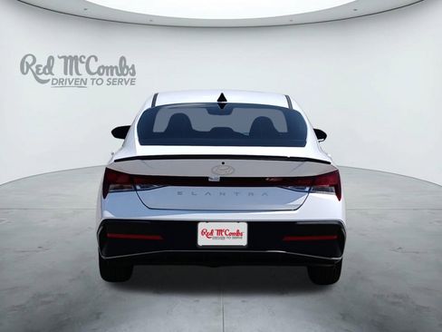 Used 2025 Hyundai Elantra Sport image 4