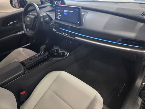 Used 2024 Toyota Prius Limited w/ Limited Premium Package FWD image 21