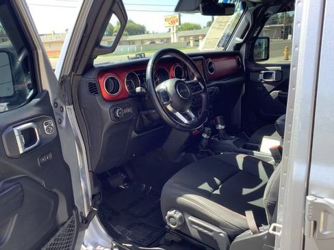 Used 2021 Jeep Wrangler Unlimited Rubicon AWD/4WD image 7