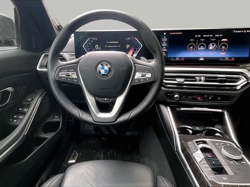 Used 2023 BMW 330i xDrive Sedan w/ Premium Package AWD/4WD image 5