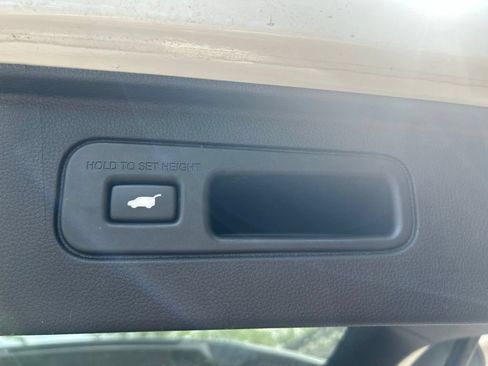 Certified 2025 Honda Pilot Elite image 9
