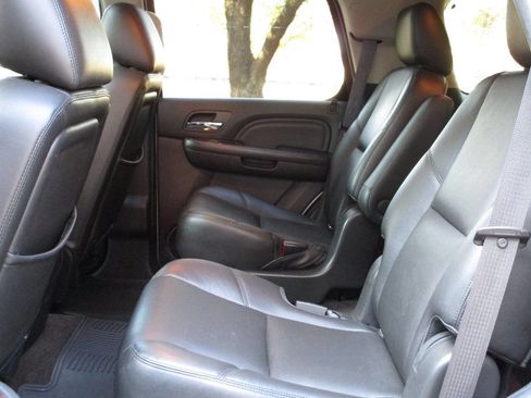 Used 2014 GMC Yukon Denali image 10