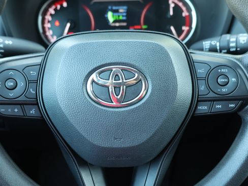 Certified 2025 Toyota RAV4 XLE FWD image 26