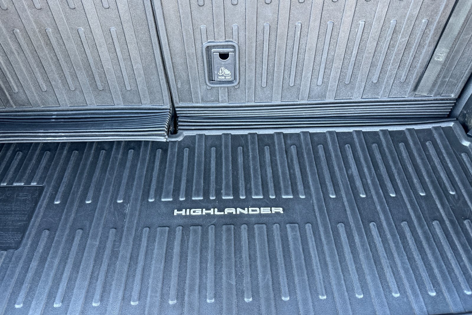 Certified 2021 Toyota Highlander Limited AWD/4WD image 16