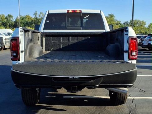 New 2026 RAM 3500 Tradesman image 17