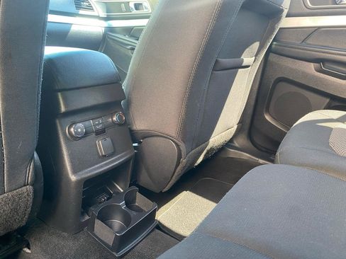 Used 2017 Ford Explorer XLT FWD image 15