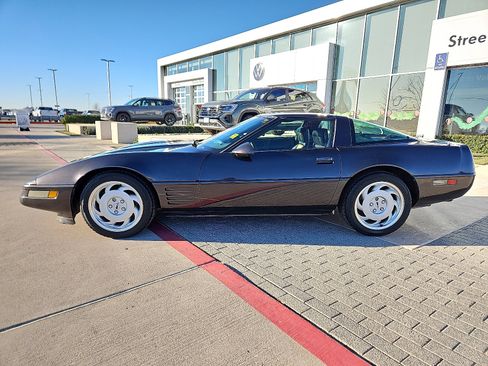 Used 1991 Chevrolet Corvette image 2