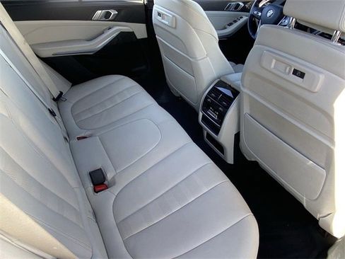 Used 2022 BMW X5 xDrive40i w/ Luxury Seating Package image 15