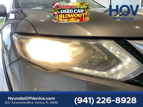 Used 2017 Nissan Rogue S FWD image 7
