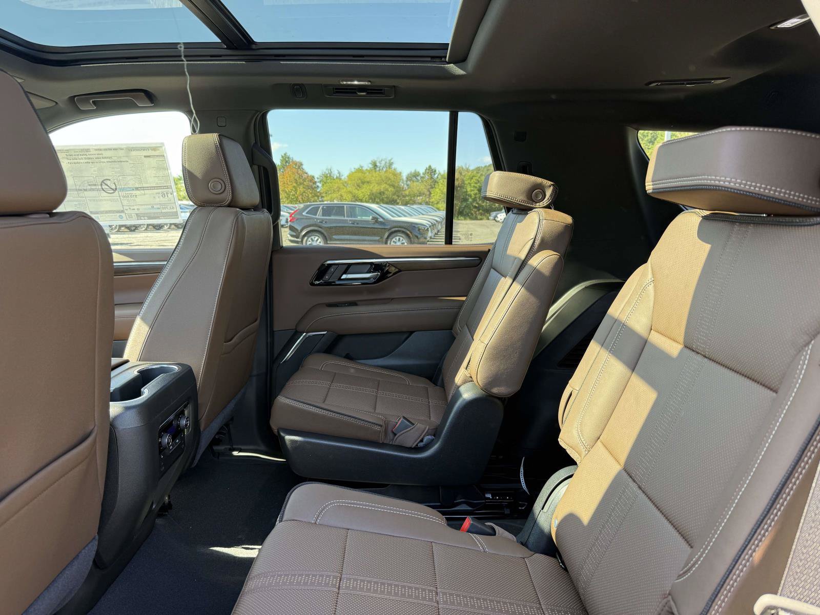 New 2027 Chevrolet Tahoe High Country w/ Sun And Tow Package AWD/4WD image 13