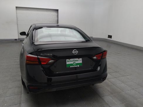 Used 2025 Nissan Altima 2.5 SV FWD image 6