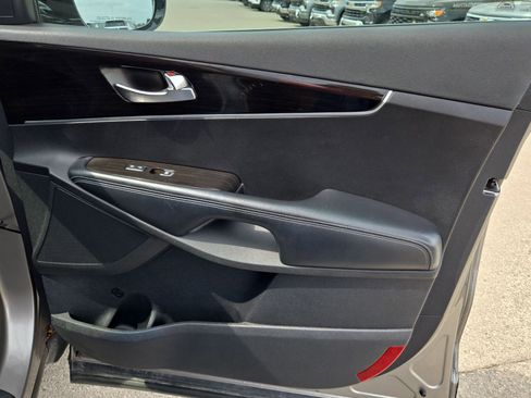 Used 2019 Kia Sorento LX V6 image 27