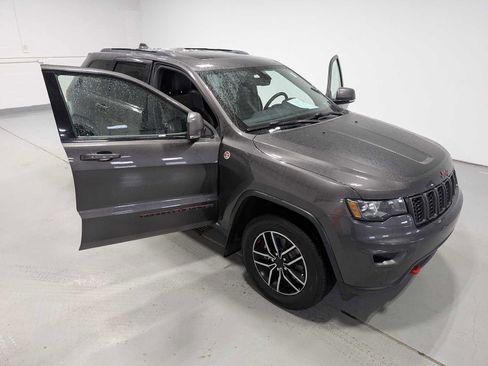 Used 2019 Jeep Grand Cherokee Trailhawk image 16