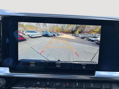 Used 2024 Chevrolet Silverado 1500 LT Trail Boss w/ Convenience Package II image 18