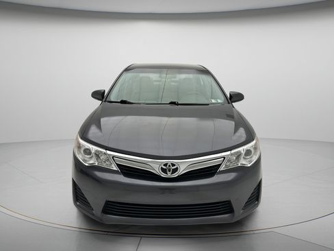 Used 2012 Toyota Camry LE FWD image 2