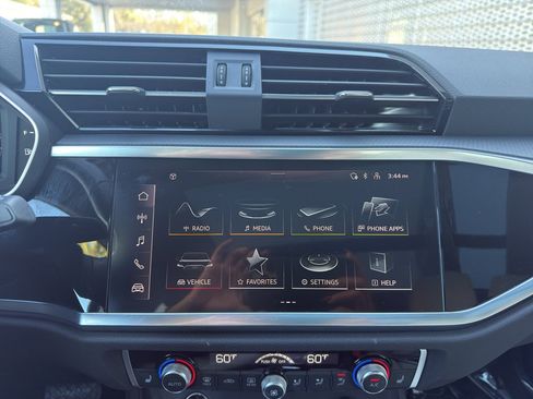 Used 2025 Audi Q3 2.0T Premium image 23