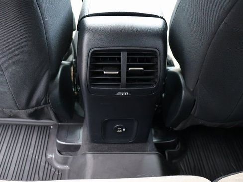 Certified 2020 Ford Escape SE image 13