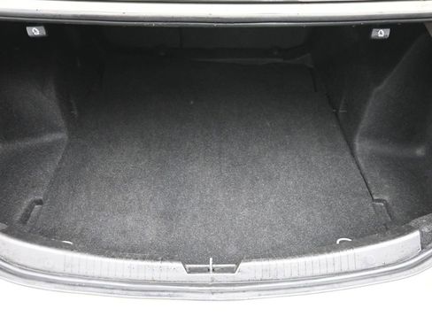 Used 2016 Chevrolet Malibu LT w/ Driver Confidence Package image 9