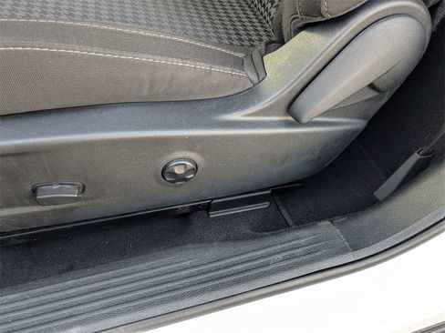 Used 2021 Dodge Challenger SXT image 17