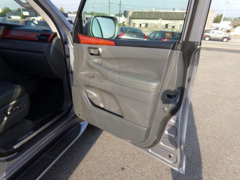 Used 2008 Lexus LX 570 4WD image 37
