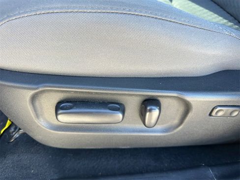 Used 2020 Toyota Tacoma SR5 image 32