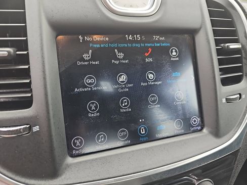 Used 2017 Chrysler 300 Limited image 22