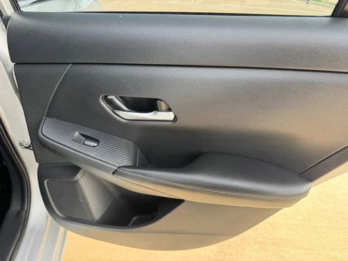 Used 2023 Nissan Sentra SV FWD image 40