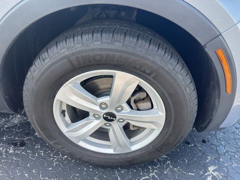 Used 2022 Kia Sorento LX FWD image 10