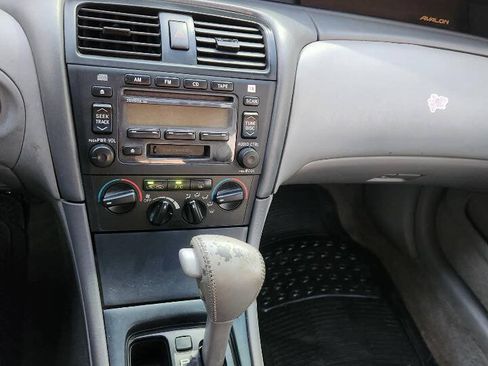 Used 2000 Toyota Avalon XL w/ Option Pkg 3 FWD image 24